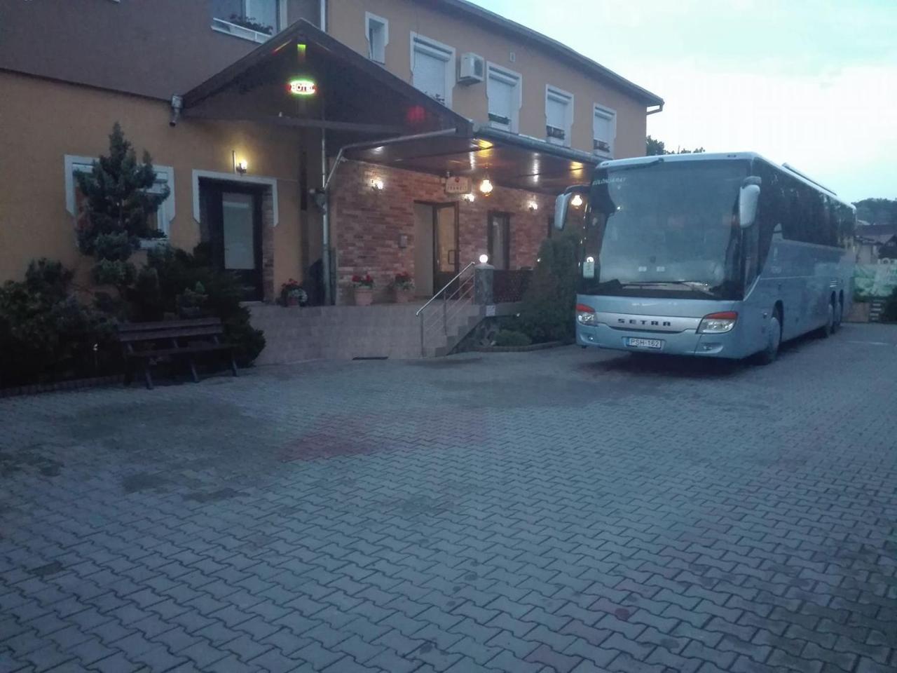 Hotel Tranzit Odorheiu Secuiesc Eksteriør bilde